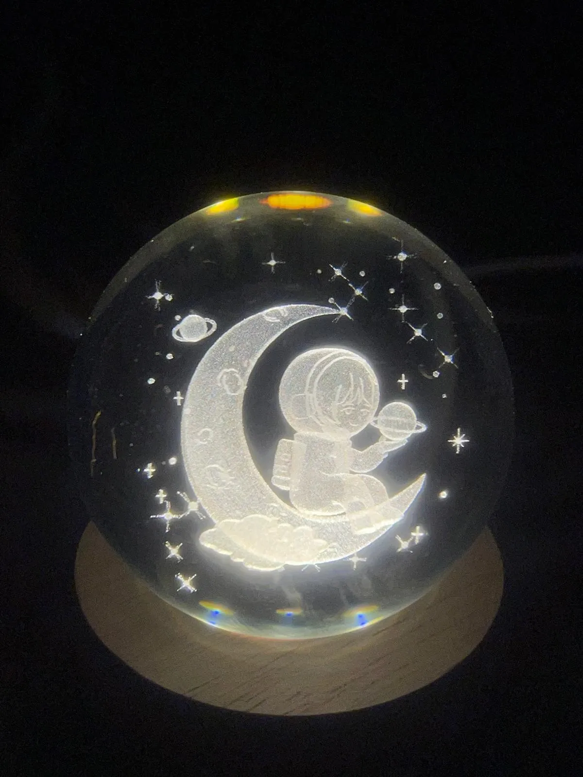 Ay Üstünde Oturan Astronot  Dekoratif Gece Lambası